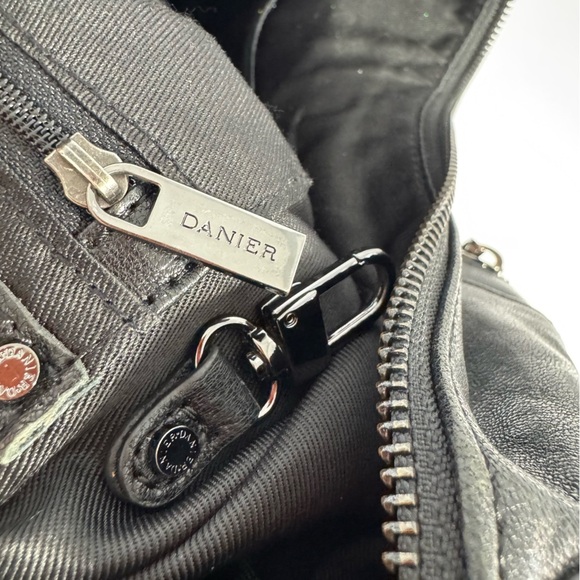 Danier Genuine Leather Hobo Bag Black Shoulder Round Bottom Versatile SOFT! EUC - Picture 9 of 11